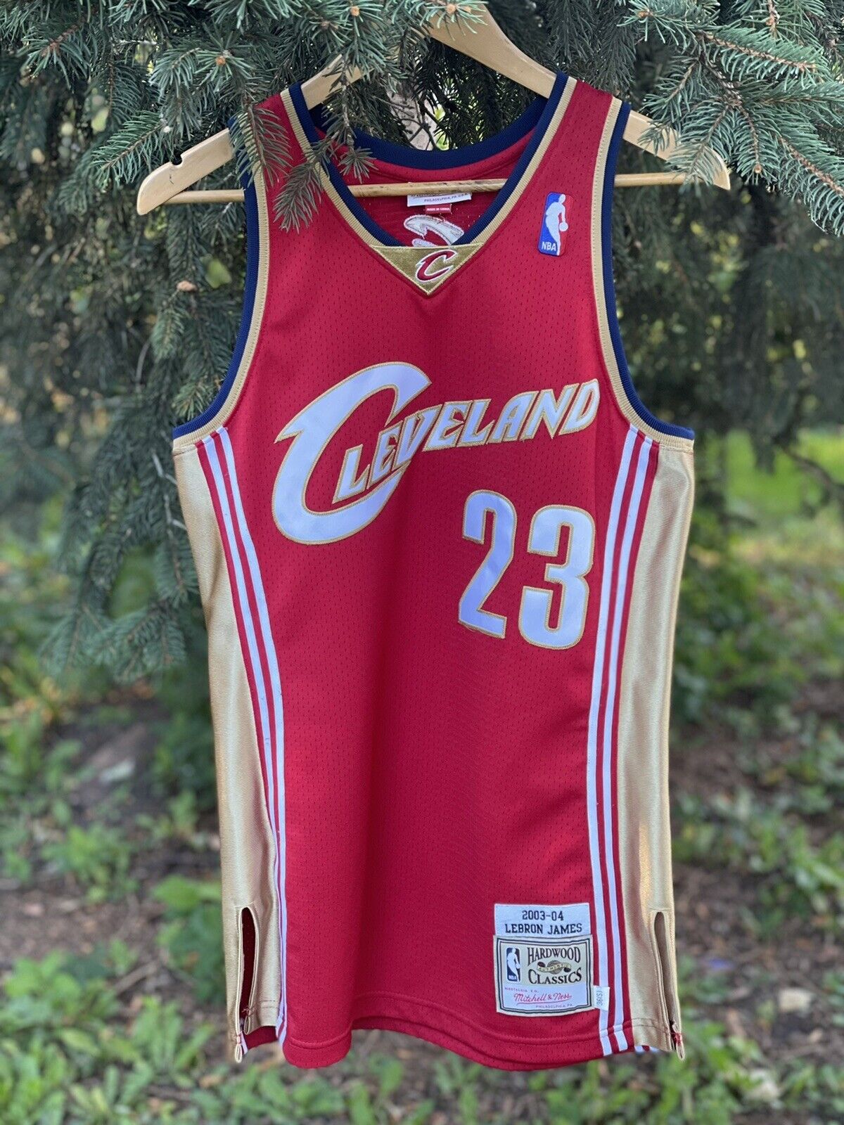 LeBRON JAMES  Cleveland Cavaliers 2003 Away Reebok Throwback NBA  Basketball Jersey