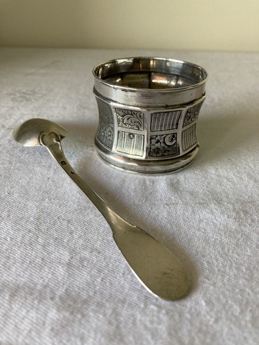 Coffret Naissance/Baptême Timbale/gobelet/rond Serviette/cuillère Metal Argenté
