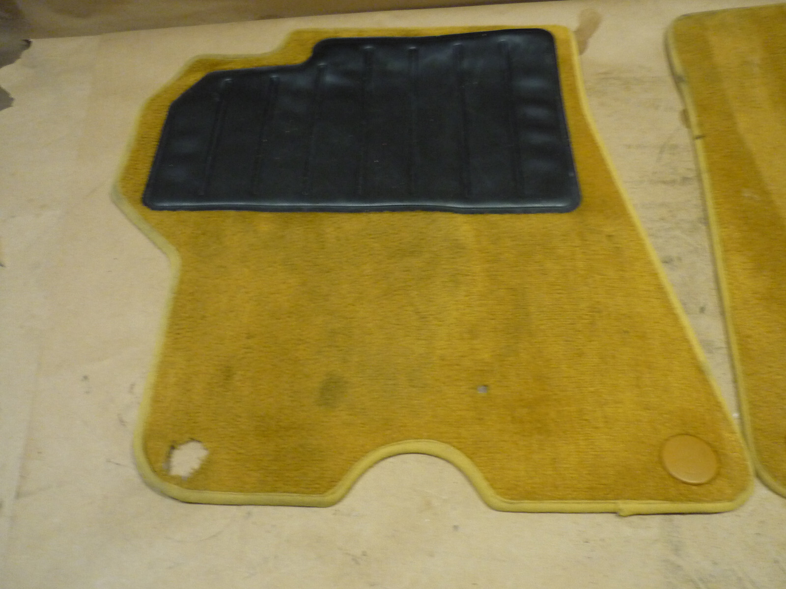 Ferrari California - Front Floor Carpet Set (Beige) USED P/N 81267500-81267600