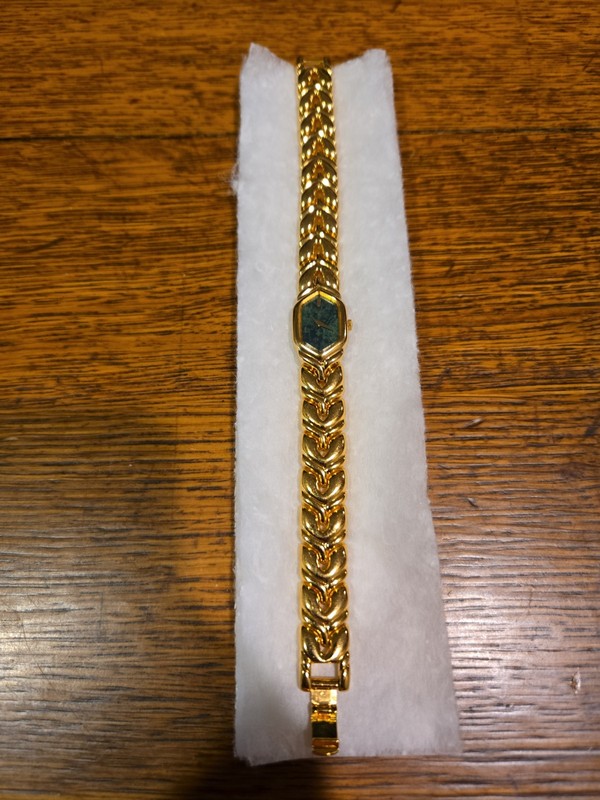 Sieko 4N00-6481 Vintage New Battery Ladies Watch Green Dial