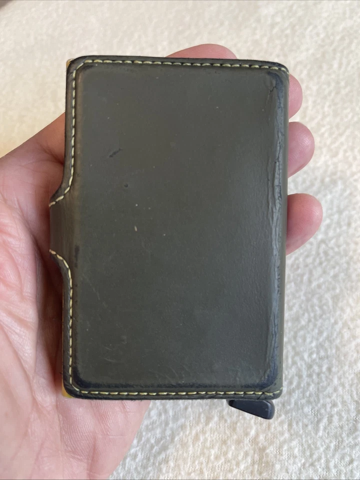 secrid mini wallet Green Leather + Metal Card Holder Id Wallet. - Image 4 of 4