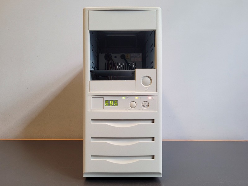 Vintage Midi Tower AT PC Case: 286 386 486, Pentium