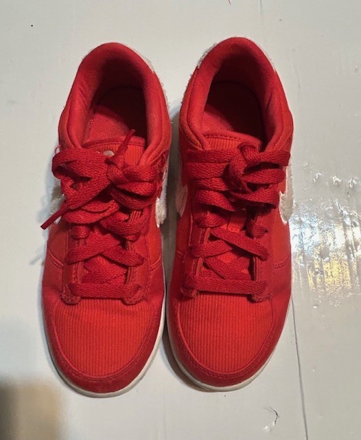 Nike Dunk Low SE GS Valentine’s Day Red Suede Youth 2.5 Classic Athletic image 3