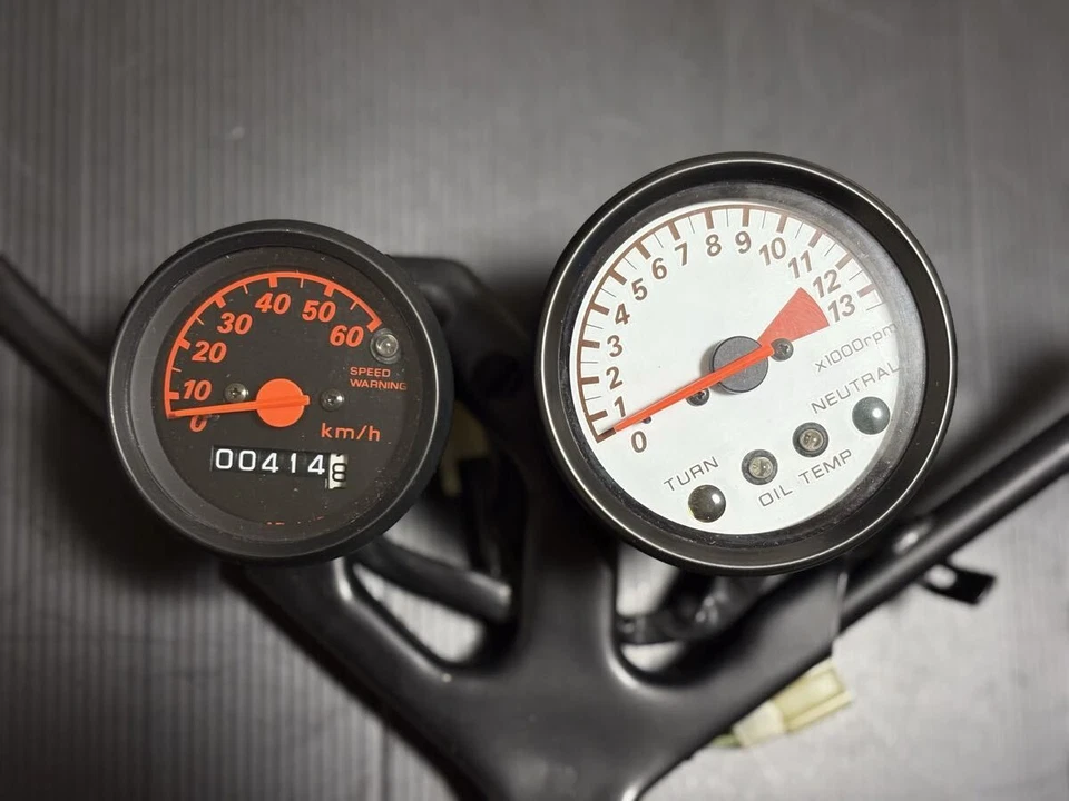 Velocímetro velocímetro Honda Nsr50 último modelo Repsol capó superior estancia  Foto 2 de 4