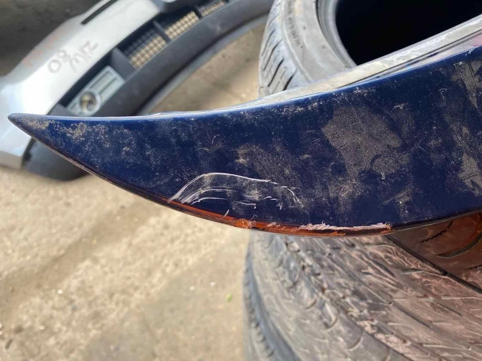 Alerón trasero NISSAN VERSA 07 08 09 10 11 12 Foto 3 de 3