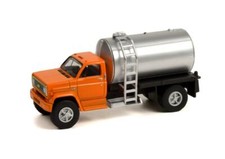 GREENLIGHT 45140 A 1982 CHEVROLET C-60 FERTILIZER TRUCK ORANGE & SILVER 1/64