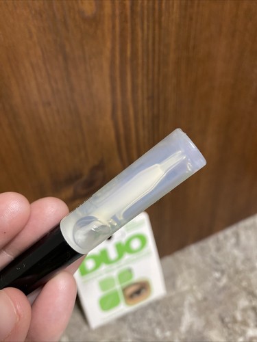 Duo Brush on Striplash Adhesive white/clear for Strip Lashes (5g) Green Box - Picture 3 of 5