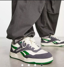 Reebok unisex sneakers in chalk with black and green detail