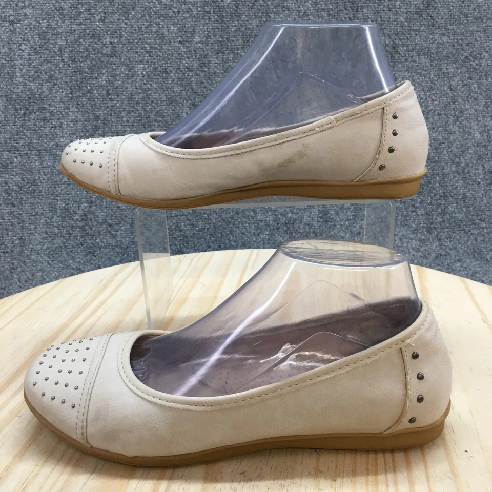Туфли женские Merona 8 Maegan плоские бежевые искусственная кожа круглый носок комфорт с заклепками - Изображение 2 из 4