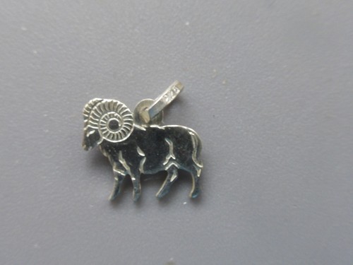 Pendentif Vespa Plaqué Or Jaune - Neuf Sans Emballage, 2.40gr, Dimensions ~1.4x1 Cm