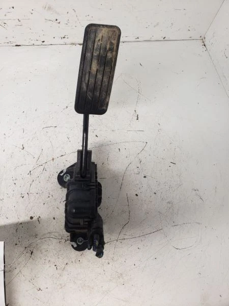 TRIBECA   2006 Gas Accelerator Pedal 1035597 - Image 2 of 4