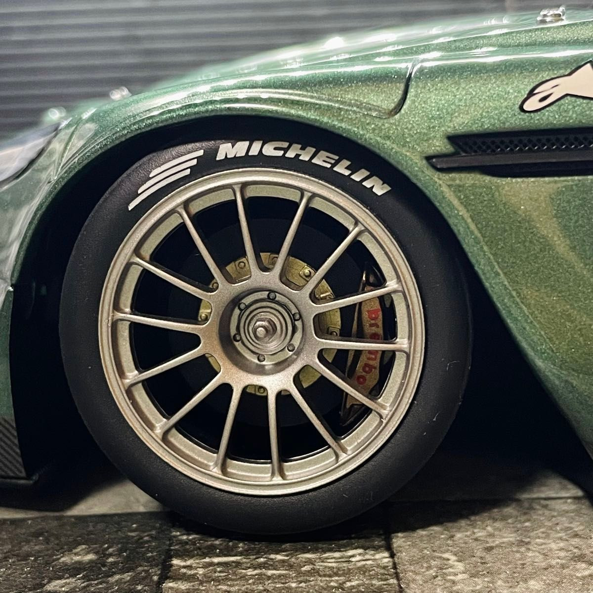 AUTOart 1/18 Aston Martin DBR9 GT1 Le Mans 2005 | eBay