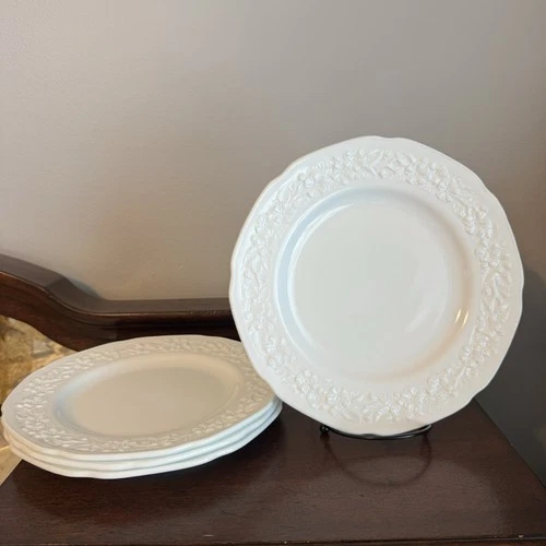 4 - 9.75” Vintage Indiana Orange Blossom Milk Glass Dinner Plates