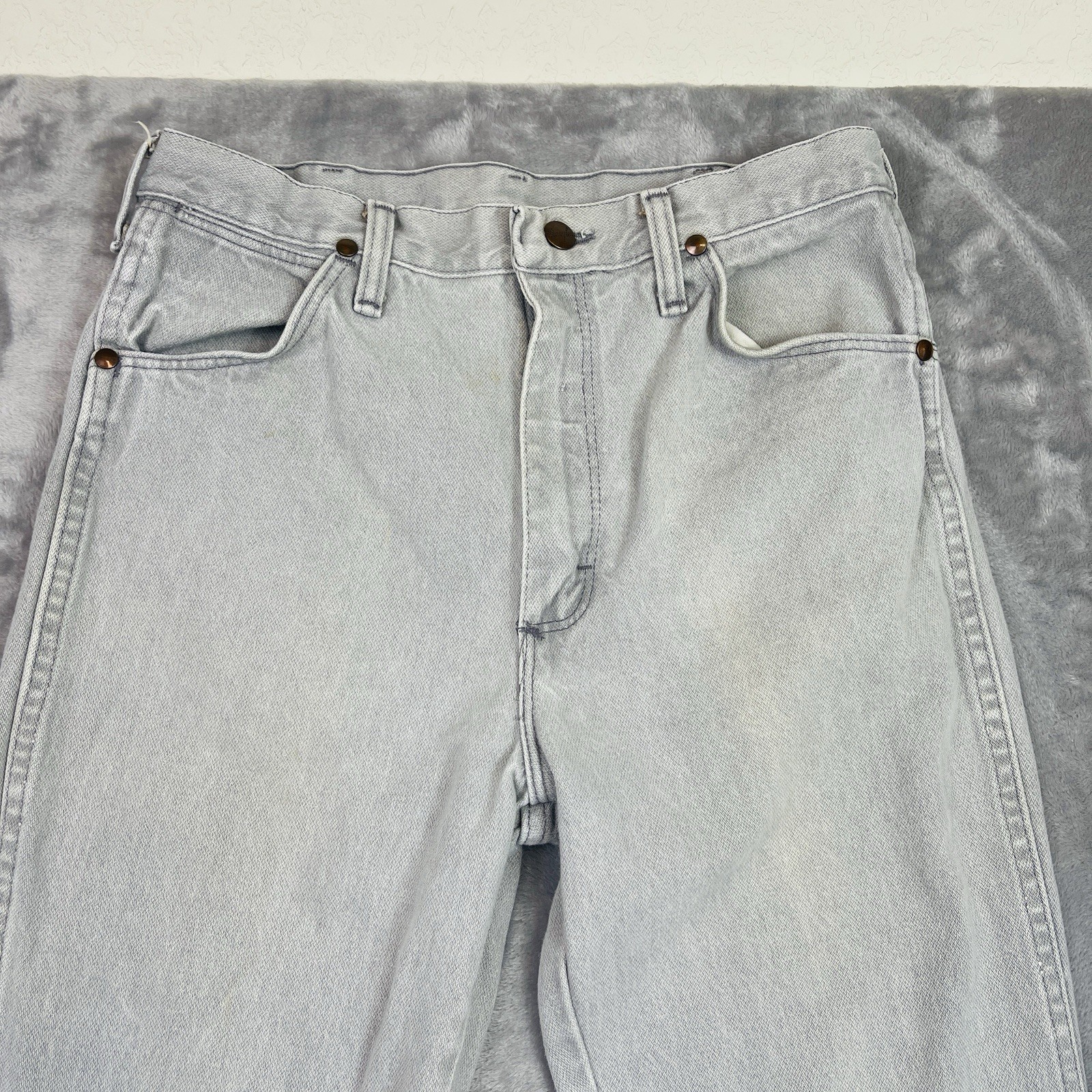 Vintage Wrangler Jeans 32x34 Mens Slim Fit Cowboy Cut Light Gray USA 936GRY thumbnail 2