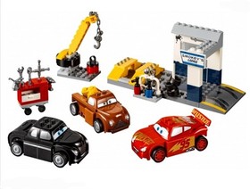 Lego Junior's CARS 10743 Smokey's Garage 100% Complete No Manual Added TOW MATER