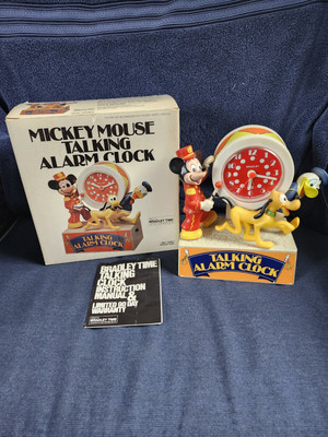 Working Disney Parade Mickey Mouse, Pluto, Donald Duck Talking