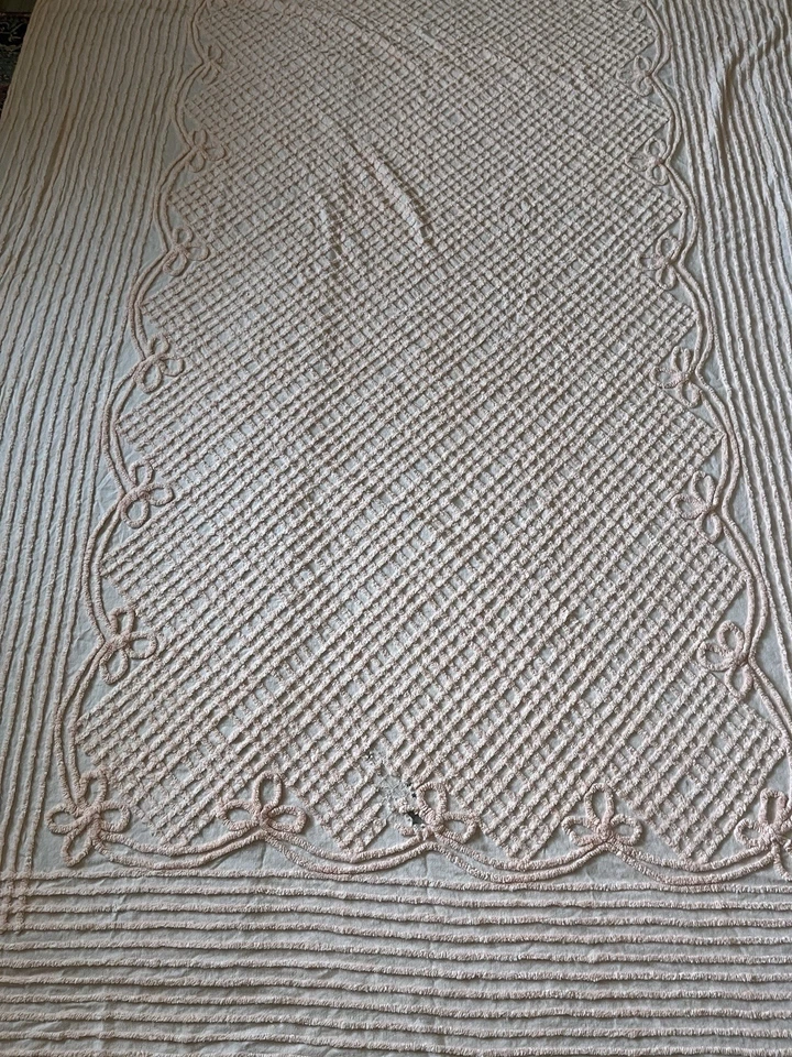 Vintage Chenille Bedspread Peach Swirl Bow Pattern To Use or Repurpose 77x96" - Image 3 of 4