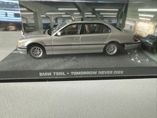 James Bond 007,  BMW 750iL,  TOMORROW NEVER DIES.