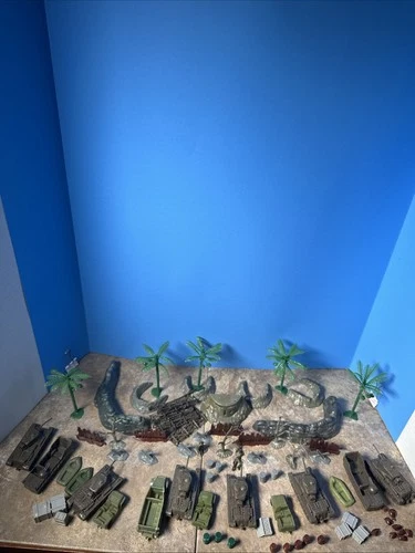 Original Vtg 1963 Sands of Iwo Jima playset Marx Miniature WWII Lot Accessories