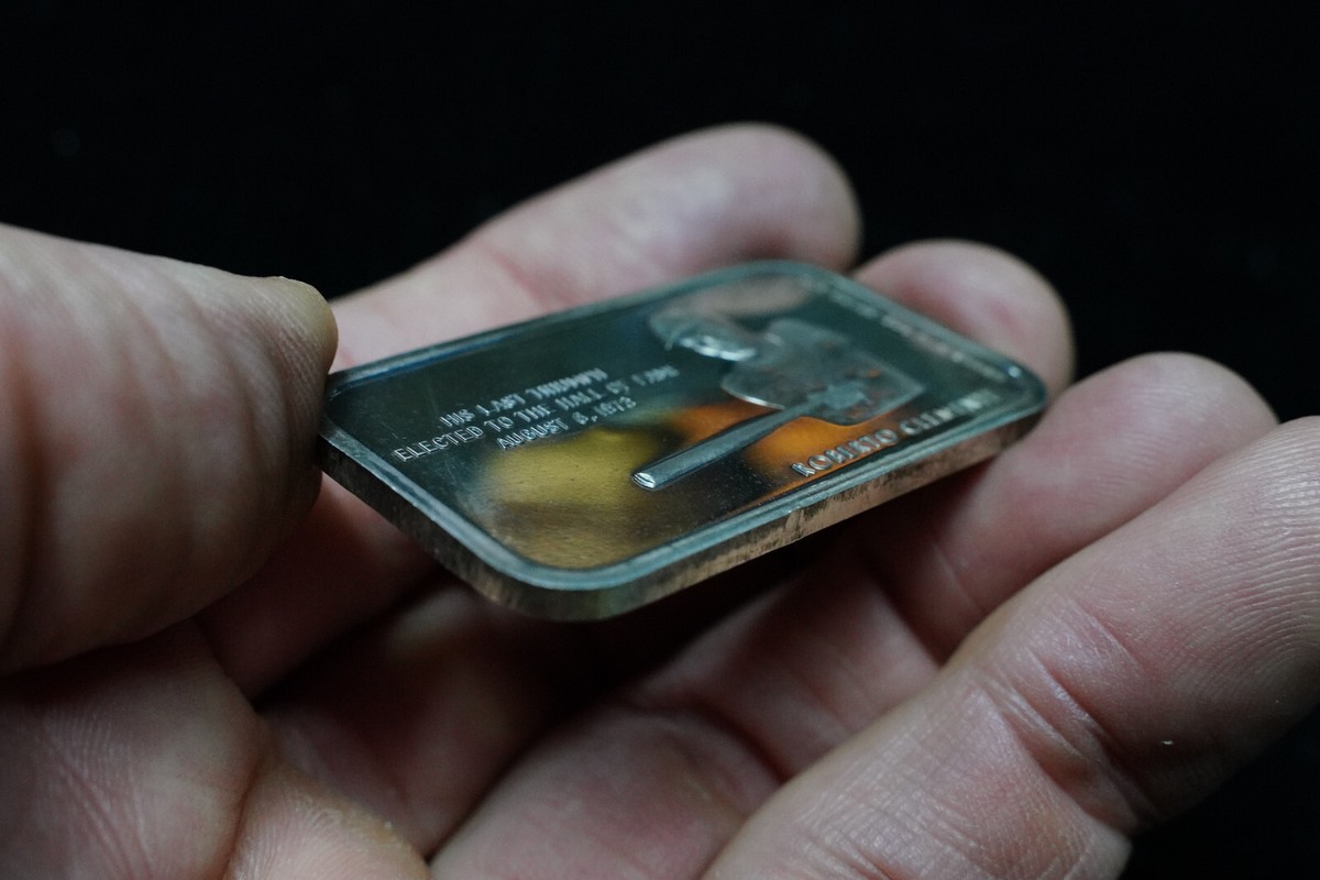 1973 Roberto Clemente Baseball Hall of Fame 1oz 999 FINE Silver