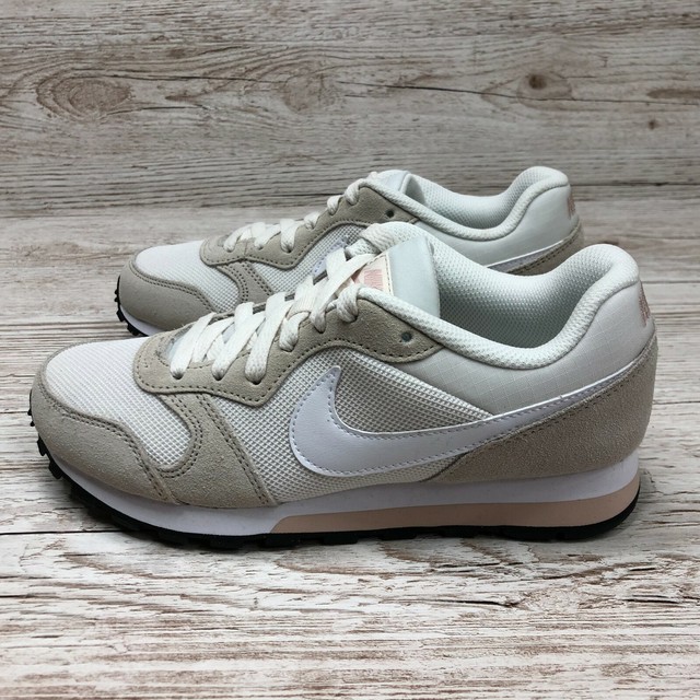 nike md runner 2 women's white