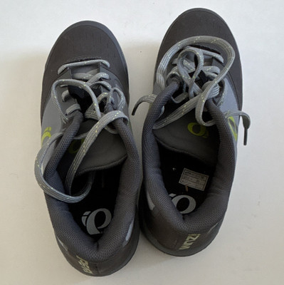 Pearl Izumi X-Alp Launch Men s Gray/Black Low Top Lace-Up Sneakers 15101805