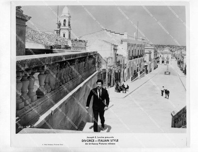 o61424 1961 orig Marcello Mastroianni, Daniela Rocca foreign film Divorce Italia