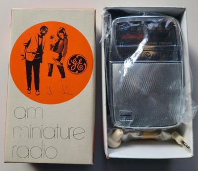 Vintage GE General Electric P2710 Portable AM Radio New in Original Box rare.