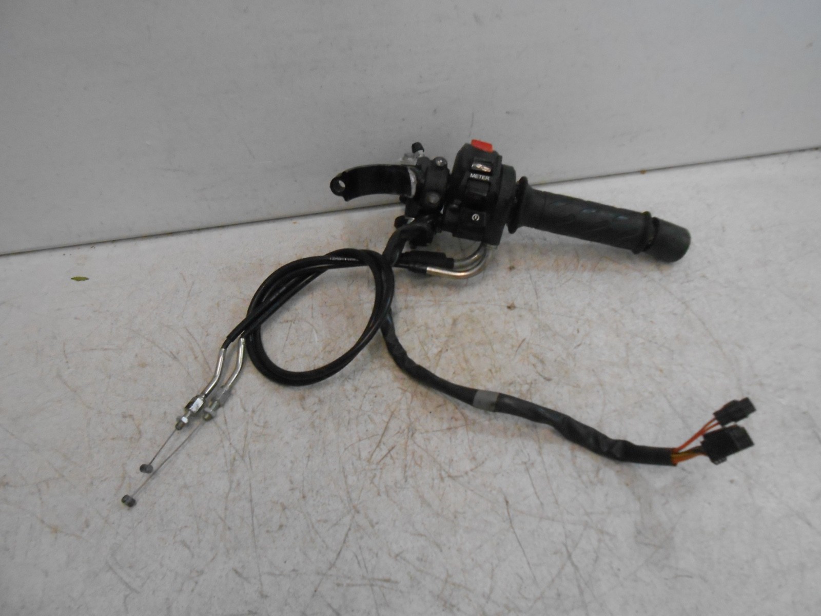11-25 (2021) SUZUKI GSXR 600 750 OEM RIGHT CLIP ON HANDLEBAR SWITCHES THROTTLE