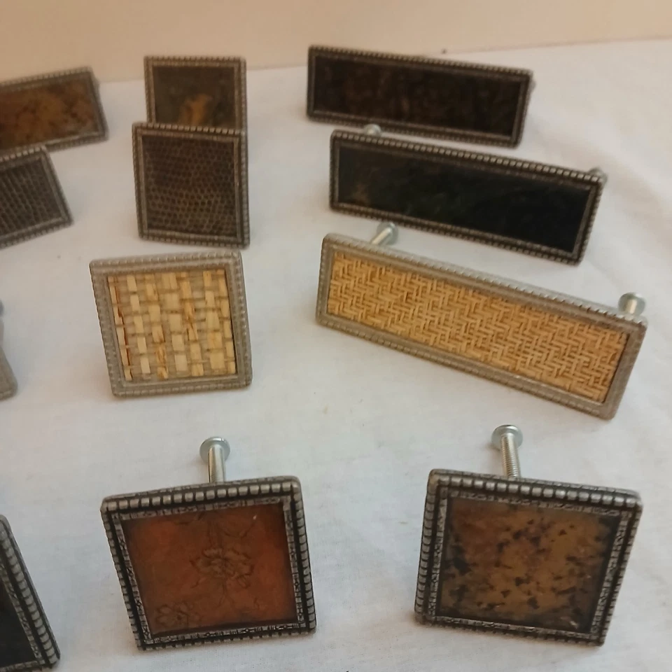 15 Lot of 6 Vintage Axco Drawer Pulls & 9 Cabnet Knobs 1940 Decorative Old Time - Image 3 of 4