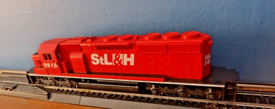 HO Scale Athearn 4400 St Lawrence & Hudson SD-40-2 Diesel Locomotive No 5615 - Image 3 of 4