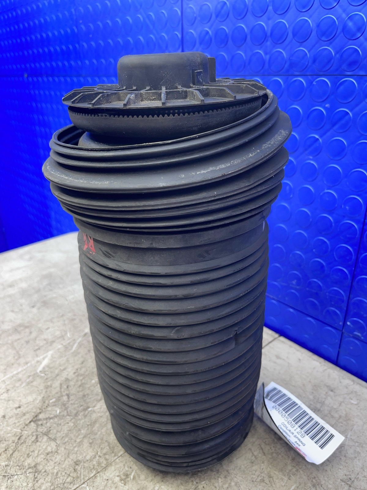 2017-2022 MASERATI LEVANTE OEM REAR RIGHT LEFT AIR SUSPENSION SPRING BOOT BAG