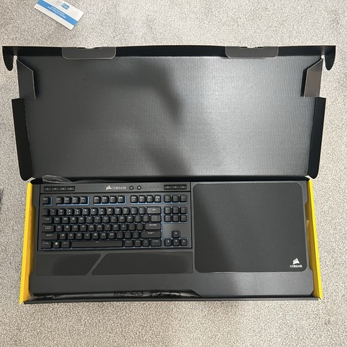 Corsair K63 Wireless Gaming Lapboard with K63 Wireless Keyboard