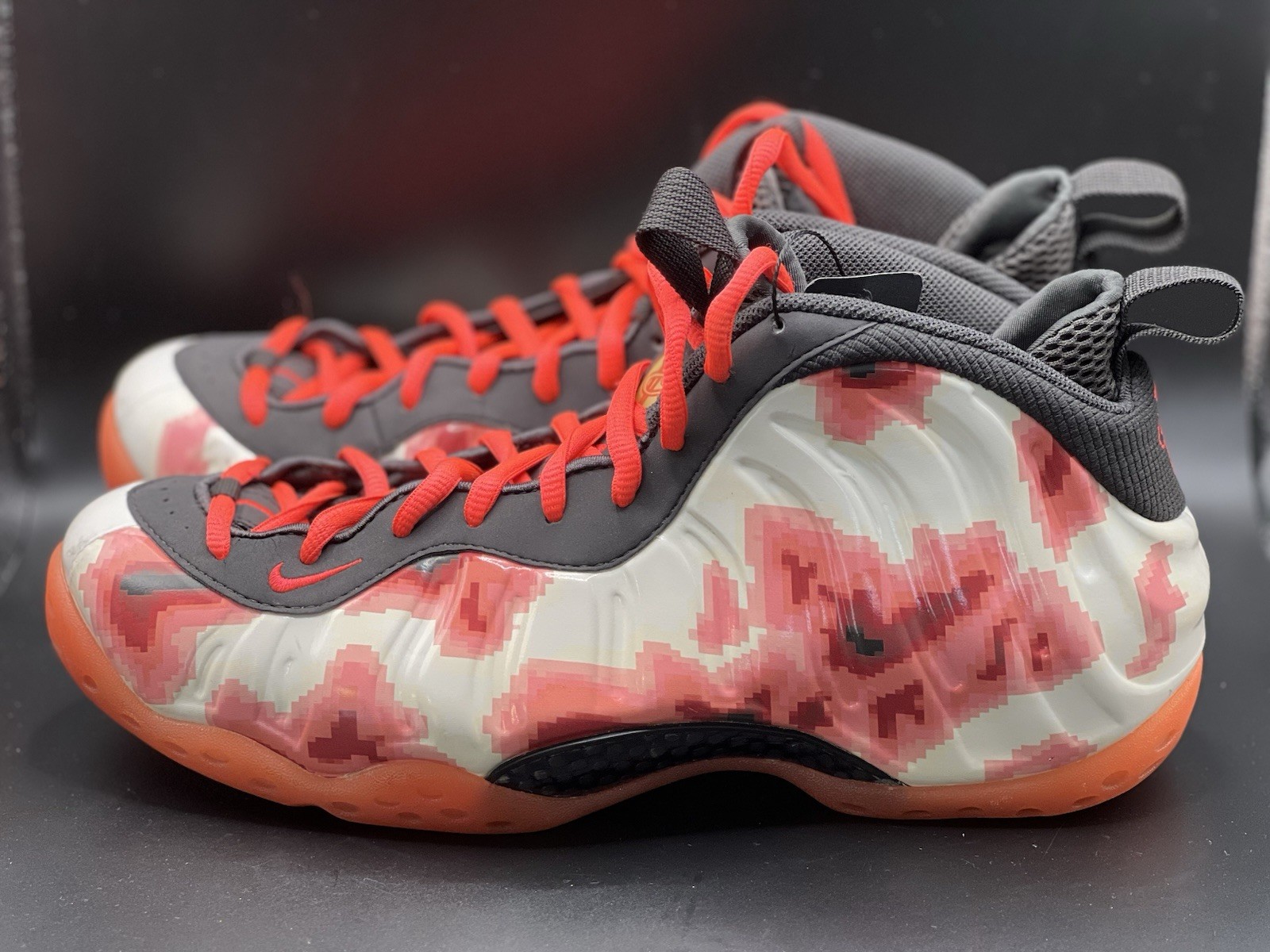 Sz 11 Nike Air Foamposite One Low Top Basketball Sneakers White/Red Camo