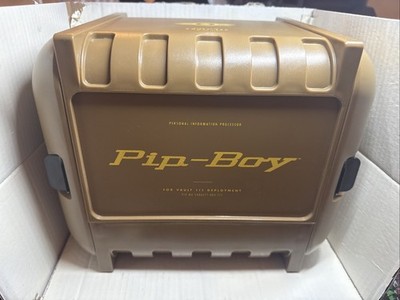 Bethesda Fallout 4 Pip-Boy 3000 Mk IV Collector's Edition Vault Boy Set