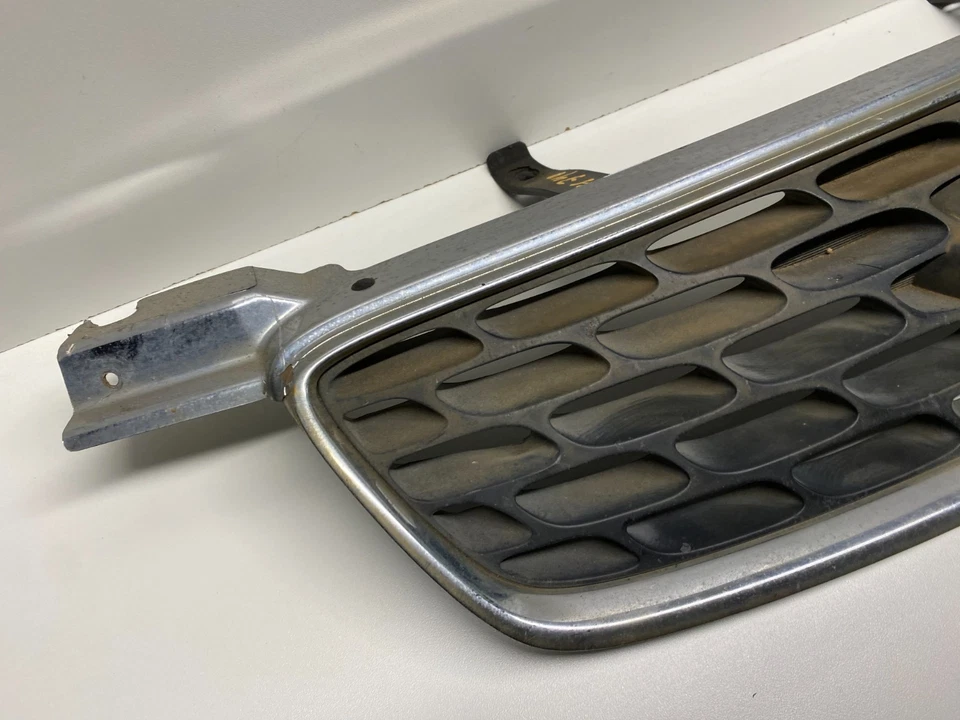 Nissan Sentra 2000-2003 parrilla superior delantera con emblema OEM, 104-58944 Foto 4 de 4