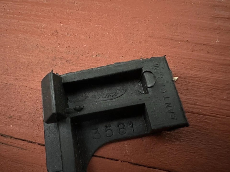 Ford Crown Victoria Mercury Grand Marquis 2003-2011 capó manija bisel OEM Foto 4 de 4