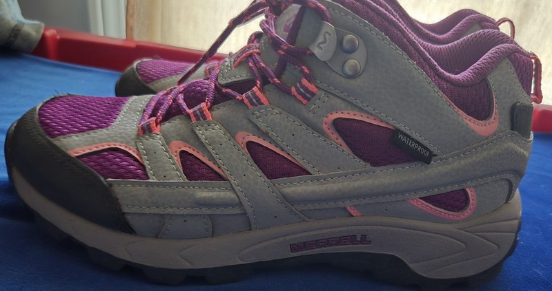 MERRELL KIDS' MOAB 2 MID WATERPROOF BOOT PALOMA/BERRY Size 5