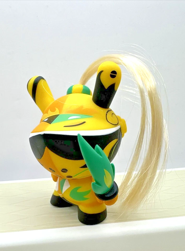 Dunny Yellow Knight by Patricio Oliver 3" Kidrobot Art of War Series - Image 4 of 4