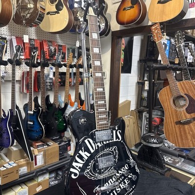 Jack Daniels Whiskey Electric Guitar Peavey (Tennessee) Old No. 7. Set Neck LP.