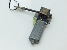MERCEDES-BENZ S W223 Sitzsteuerungsmotor vorne links 0390203255 3.00 34645835