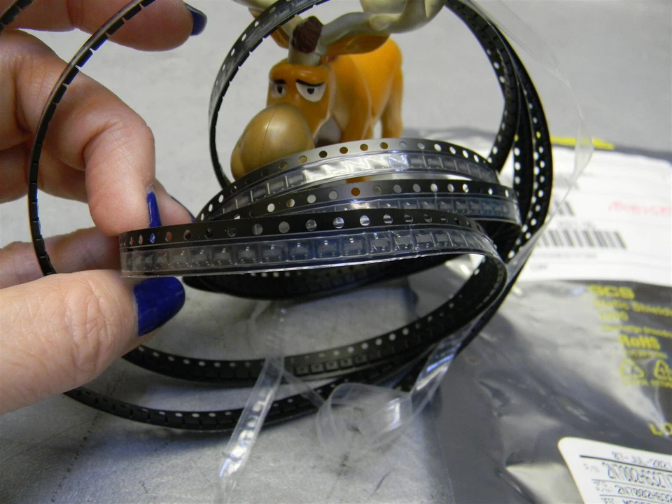 Infineon Technologies 2N7002H6327XTSA2 N Channel Strips of 400 - Image 4 of 4