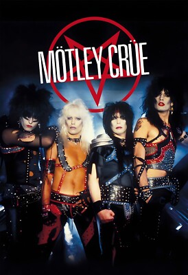 洋楽 Motley Crue Mötley Crüe posing for a photo session during their first tour of