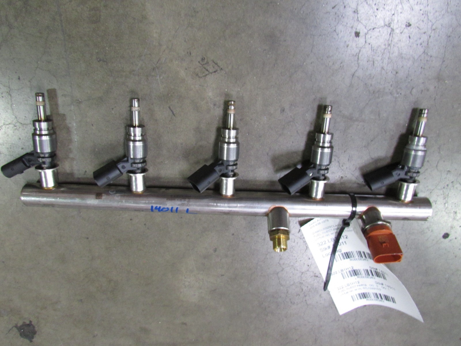 Lamborghini Gallardo, LH, Left Fuel Rail, With Injectors, P/N 07L133315G, Used