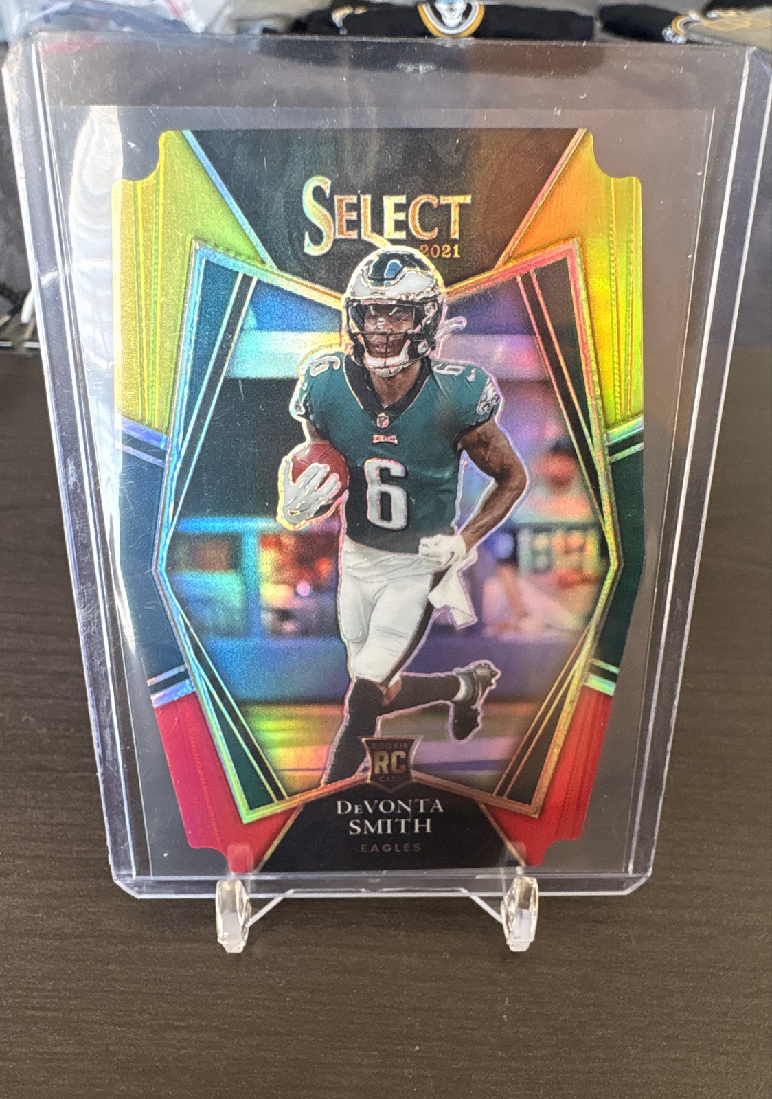 2021 Select - Premier Level Devonta Smith #149 Red & Yellow Prizm Die-Cut (RC)