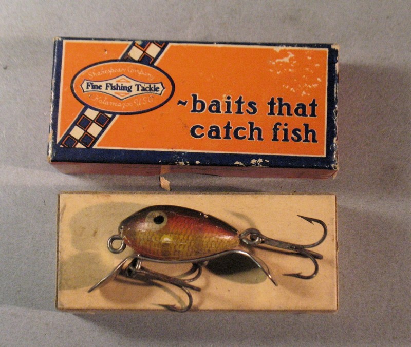 Vintage Shakespeare Dopey Fishing Lure with the Bait Box Wood Plug