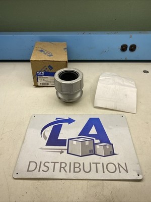 NEW EATON CROUSE HINDS CGB6917 2'' STRAIGHT BODY MALE THREAD CORD & CABLE FITTING