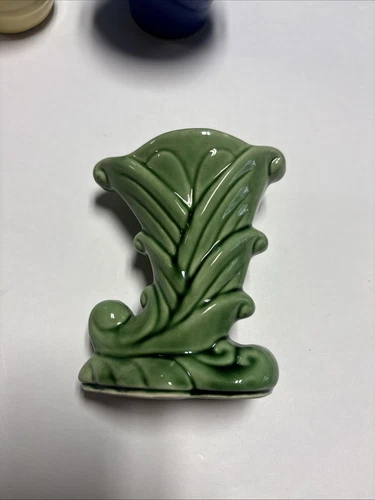 Vintage Shawnee Pottery Vase ~ Art Nouveau ~ Fluted  ~ Green ~ USA 835