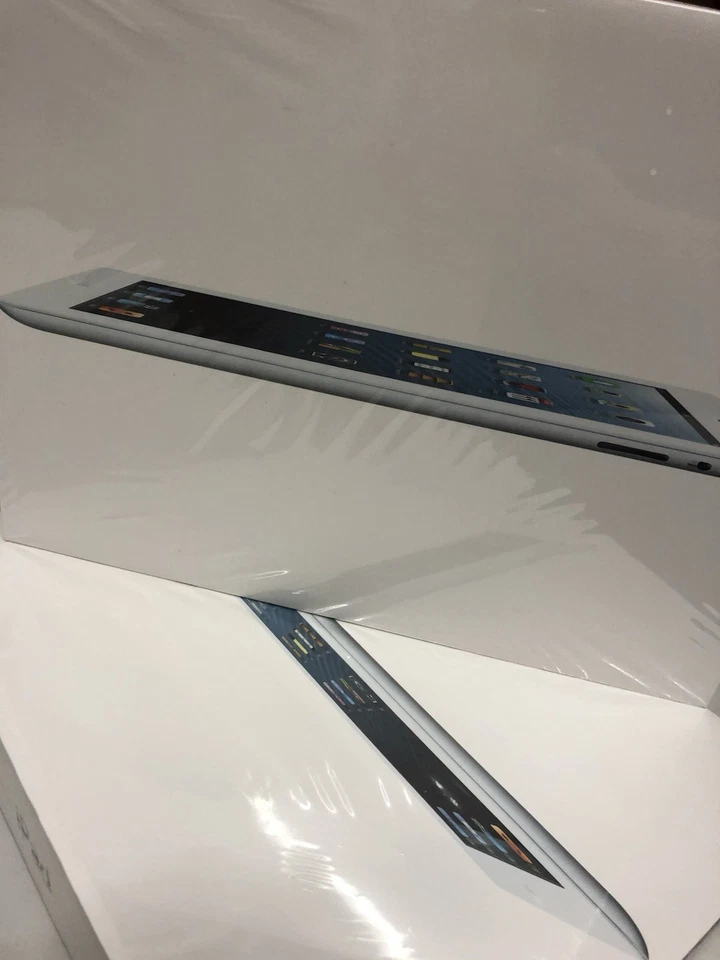 I Pad 2 Generation - Image 2 of 4