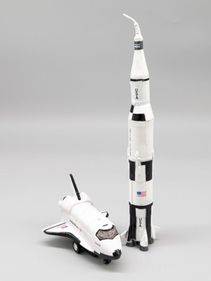 Nasa Apollo II Vintage 1997 Moon Launch Rocket Model PVC 10'' + Space Shuttle